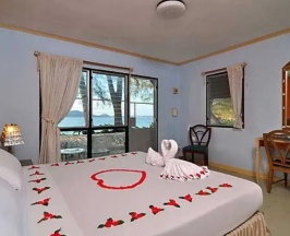 Одноместный номер Standard с видом на воду в Coral Island Resort