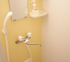 Кровать в общем номере в Shinjuku Hostel