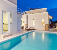 Вилла Luxury с балконом и с красивым видом из окна в Отель The Oriental Beach Pearl