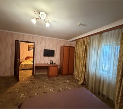 Люкс 4-х местный в Лесной