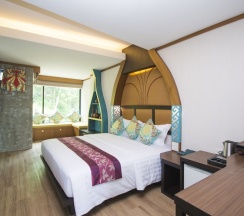 Полулюкс в Phi Phi Nice Beach Hotel Hip