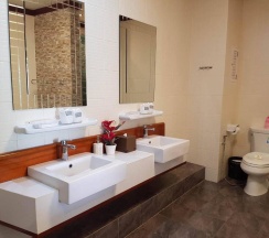 Двухместный люкс двуспальная кровать в Erawan Hotel
