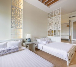 Четырёхместный номер Deluxe в O'nya Phuket Hotel