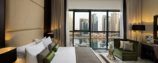 Двухместный номер Club High Floor Superior (двуспальная кровать) в Millennium Place