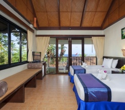 Номер Deluxe с балконом и с красивым видом из окна в Karona Resort & Spa