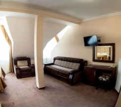 Двухместный полулюкс Мансарда c 1 комнатой двуспальная кровать в Энергетик