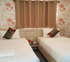 Двухместный номер Standard с балконом 2 отдельные кровати в Klang Muang at Nongkhai Hotel