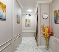 Светлый двухместный номер с удобствами в центре Санкт-Петербурга в Адриан