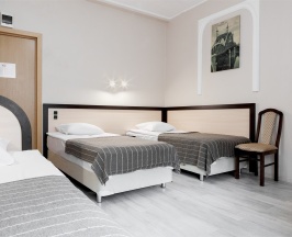 Трехместный номер категории «стандарт» в Транзит