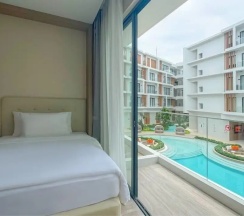 Номер Deluxe с видом на бассейн в Laya Resort Phuket Island