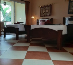 Двухместный номер Deluxe с балконом 2 отдельные кровати в Guesthouse Liam's Suan Dok Mai