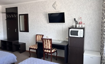 Трехместный номер в Элион