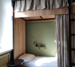 Место в 10ти местной женской комнате в Heritage