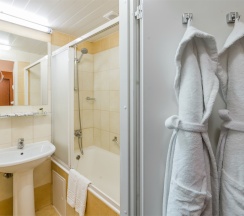 Стандарт с двуспальной кроватью ( Отель Вега, Измайловское шоссе 71, 3В) **** в Фаворит Вега