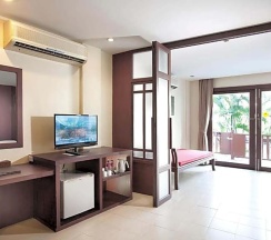 Номер Standard с видом на бассейн в Arinara Beach Resort Phuket