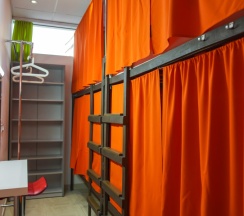 Женский четырехместный номер (Нижнее) в Sunny Sochi Hostel