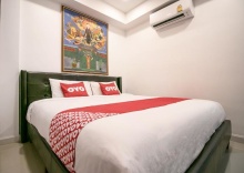 Двухместный номер Standard в OYO 568 Art Hotel Hua Lamphong - Hostel