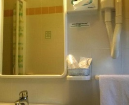Четырёхместный номер Standard с красивым видом из окна в Hotel Capri
