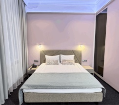 Улучшенный стандарт с 1 двуспальной кроватью в ITALYANSKAYA 29 Hotel