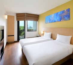 Двухместный номер Standard с балконом 2 отдельные кровати в ibis Phuket Kata