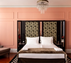 Семейный номер с видом на улицу в Dom Boutique Hotel