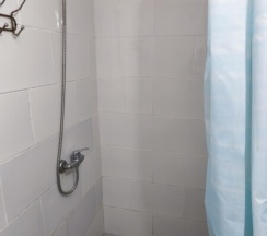 Комната стандарт с 1 двуспальной кроватью в Людмила