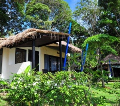Бунгало Deluxe с видом на море в LaLaanta Hideaway Resort