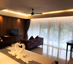 Двухместный номер Executive Deluxe с видом на бассейн двуспальная кровать в L'esprit de Naiyang Beach Resort