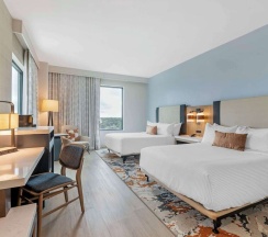 Четырёхместный номер Standard в Cambria Hotel Austin Downtown