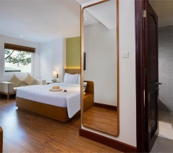 Двухместный номер Club с видом на город двуспальная кровать в Отель Harmony Saigon Hotel & Spa