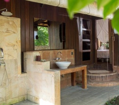 Двухместный номер Deluxe двуспальная кровать в Exclusive Bali Bungalows