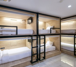 Кровать в общем номере (женский номер) в The Bedrooms Hostel Pattaya