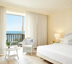 Бунгало семейное с частичным видом на море в Grecotel Marine Palace & Aqua Park