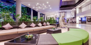 Патонг: Отель Deevana Plaza Phuket