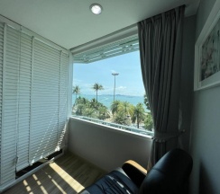 Семейный люкс с видом на море в The Beach Front Resort Pattaya  - SHA Plus
