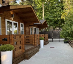 Четырёхместный номер Standard с балконом в Good House Abh