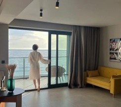 Полулюкс с балконом и с видом на море в Айтар Морские корпуса