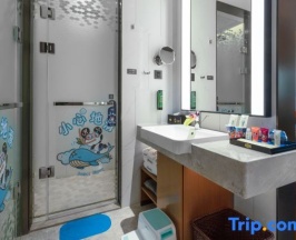 Двухместный семейный номер Deluxe двуспальная кровать в Hampton by Hilton Qingdao Jiaodong International Airport South Hotel