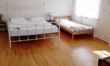 Четырёхместный семейный номер Standard с балконом и с красивым видом из окна в ЭлеГрия