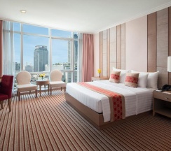 Номер Luxury Main Tower в The Berkeley Hotel Pratunam