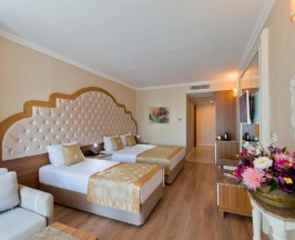 Трёхместный номер Standard в Oz Hotels Side Premium