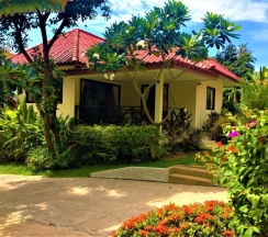 Четырёхместная вилла Superior с 2 комнатами 2 отдельные кровати в Chor Chang Villa Resort