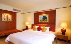 Люкс Royal в Pantip Suites Sathorn