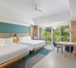 Номер Premium Deluxe с видом на бассейн в Centara Karon Resort Phuket