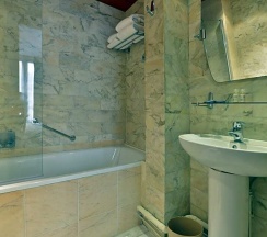 Трёхместный номер Standard в Hôtel Suites Unic Renoir Saint Germain
