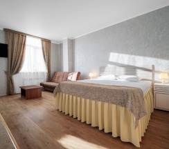 Люкс двухкомнатный 8-ми местный в Лабиринт