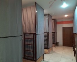 Кровать в общем номере с 14 кроватями в Svet