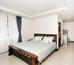 Номер Deluxe с балконом и с видом на море в Beach 7 Condo by GrandisVillas