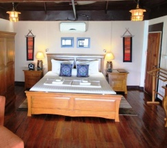 Бунгало с красивым видом из окна в Amber Sands Beach Resort