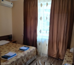 Трёхместный номер Standard с балконом и с красивым видом из окна в На Короткой